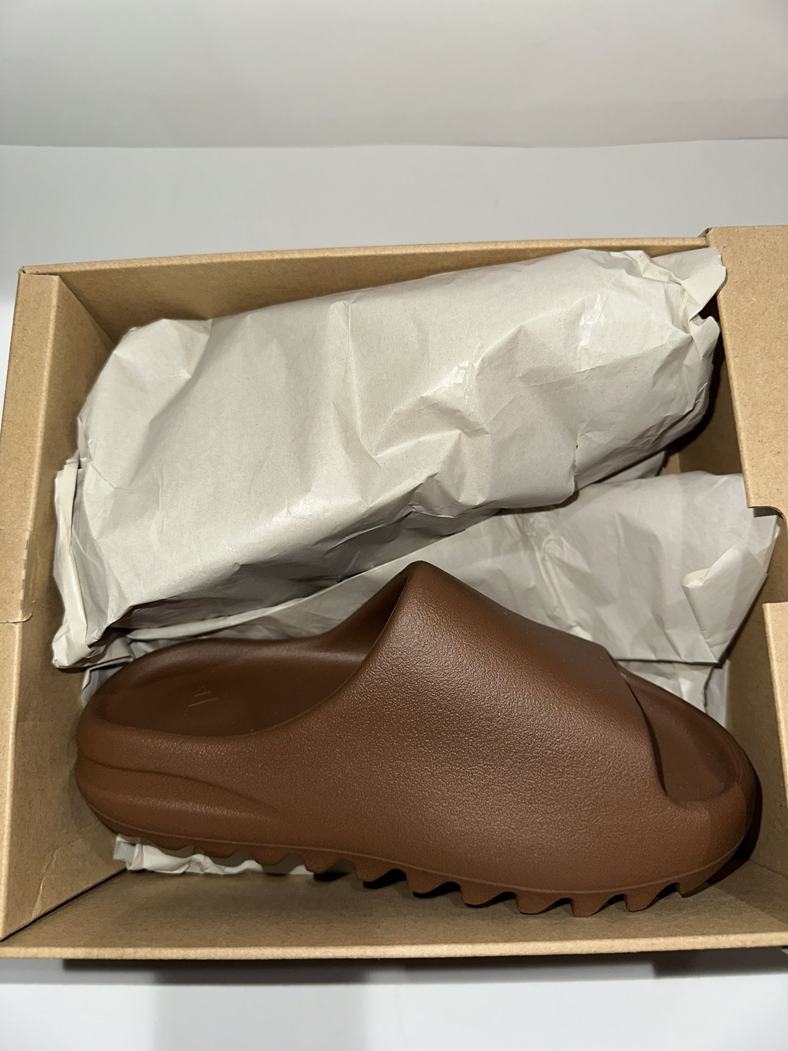 adidas Yeezy Slide Flax size 4 mens