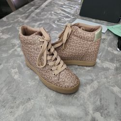 Guess wedges size 7