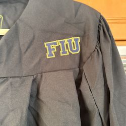 FIU BLACK GRADUATION CAP AND GOWN FOR MASTERS 