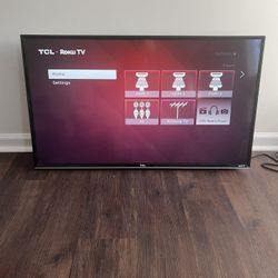 40” TCL ROKU TV FULLY FUNCTIONAL & CLEAN