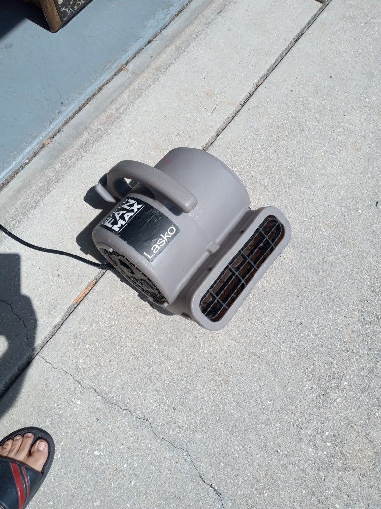 Lasko Super Fan Max Multi Purpose Compact Air Mover Lightweight SF-20-G2