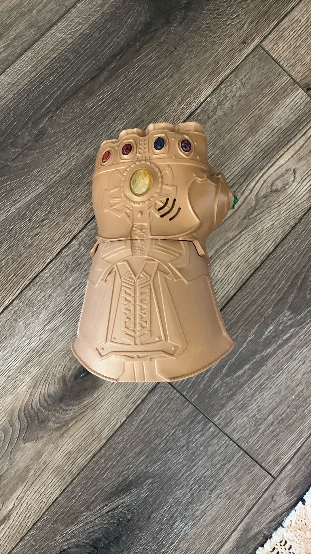 Toy Infinty Gauntlet