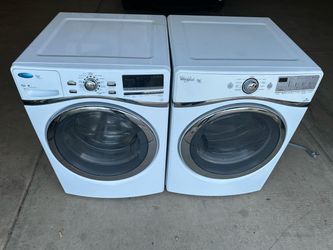 Whirlpool washer and dryer laundry set
