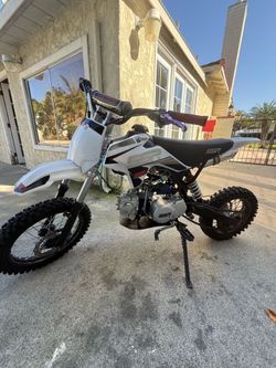 Pit bike