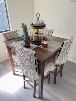 Dinning Table Full Set $280