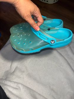 Size 7 M  9 W  crocs