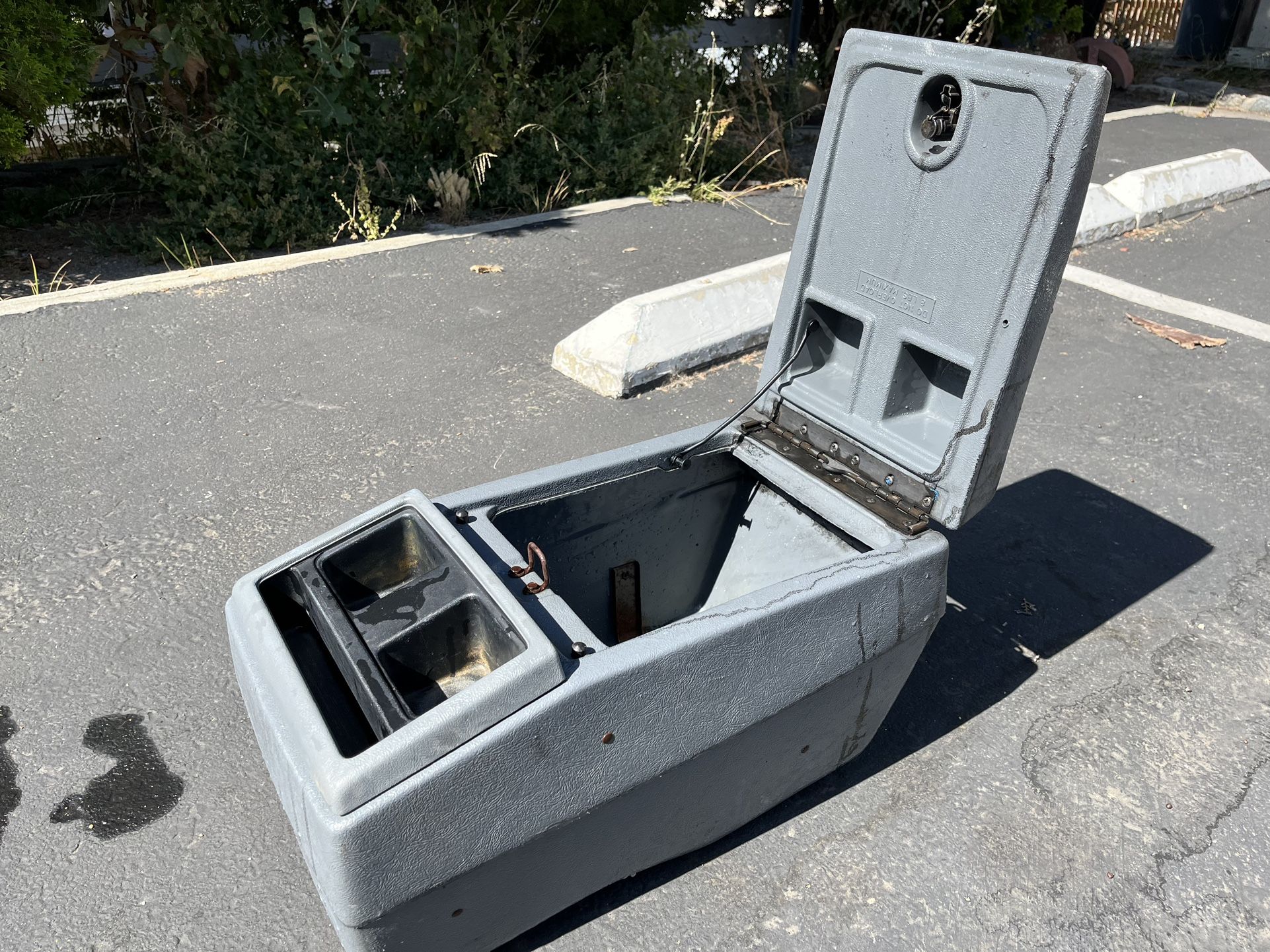 Chevy Silverado K5 Blazer Center Console for Sale in Spring Valley, CA