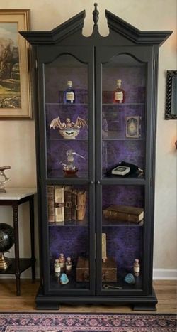 Gothic seemed display cabinet with lights