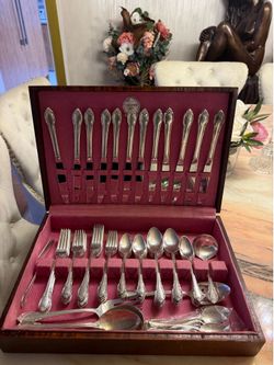 Vintage Silverplate Flatware Set in Tarnish-Proof Chest - Floral Pattern - 44+ Pieces