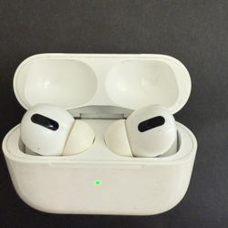 AirPod Pro 2nd Generation Wireless Charging Case