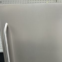 STAINLESS REFRIGERATOR(32.5(w) x 68(h) x 30(d)