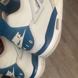 Jordan 4s