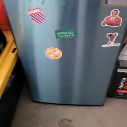 Mini Fridge 