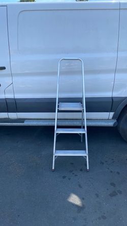 Aluminum Step Ladder