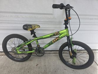 Avigo 1800FS One Eight kids 18" inch freestyle BMX bicycle bike