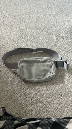 Lululemon, fanny pack, color grey