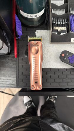 Baby kiss Rose Gold Lo Pro Clipper