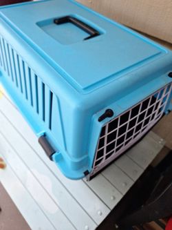 New 18x13x12 pet crate