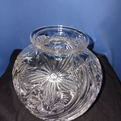 VINTAGE LEAD CRYSTAL FLORAL DESIGN VASE-6 1/2" HIGH-NEVER USED-1980'S-HEAVY