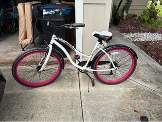Huffy Olympia 26" Women's Beach Cruiser Bike