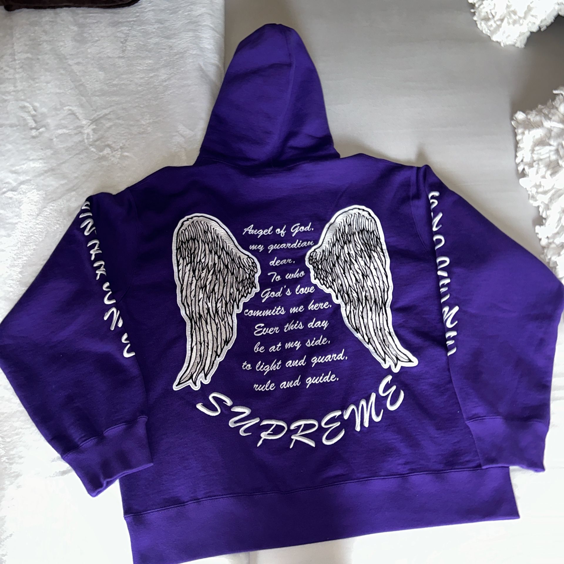 SUPREME GUARDIAN HOODIE