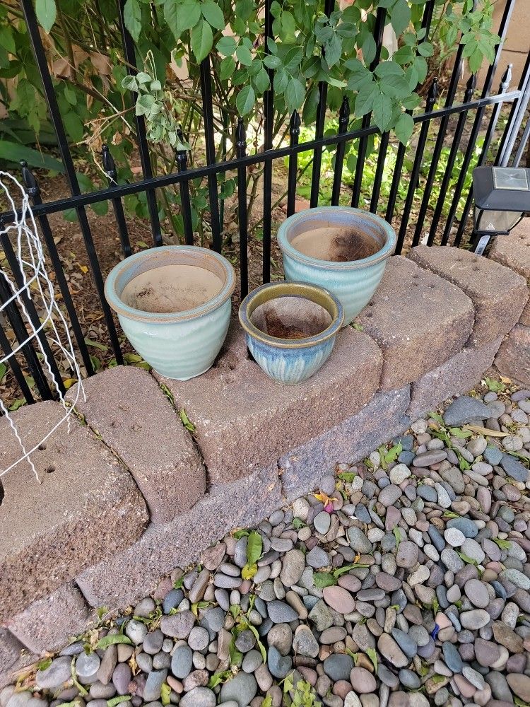 3 Ceramic Pot