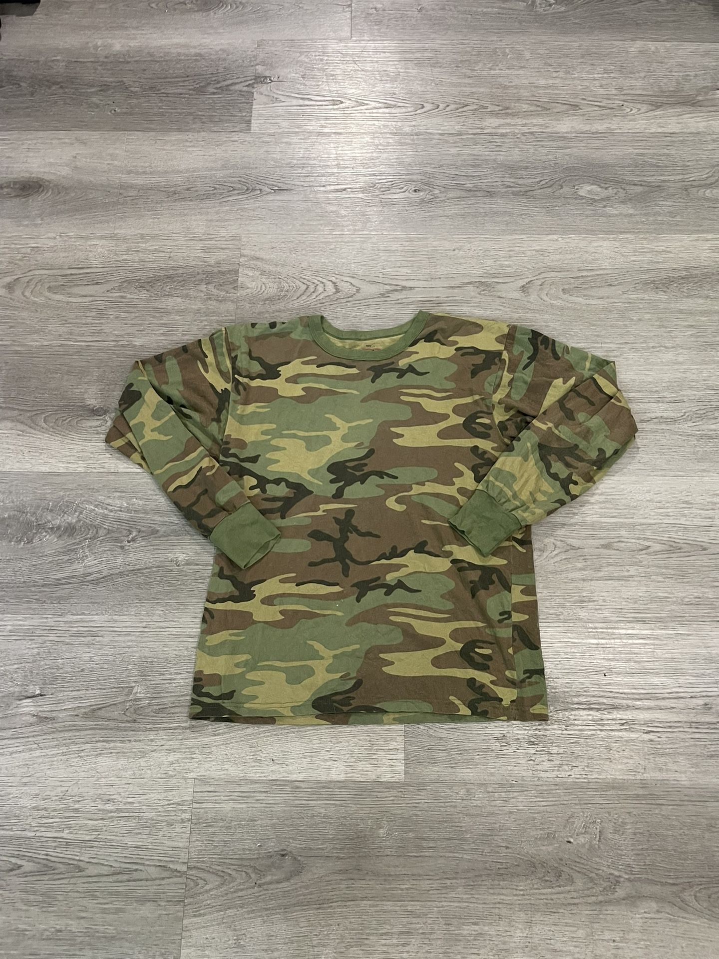 2000s Rothco men's camo longsleeve