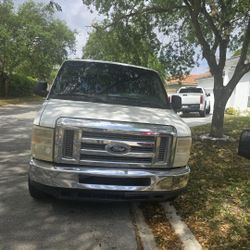 2008 Ford E-350
