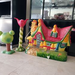 Children's room or party scenery Flower/scenery light up 3 pcs OR Mario Bros 2pcs $10 each set