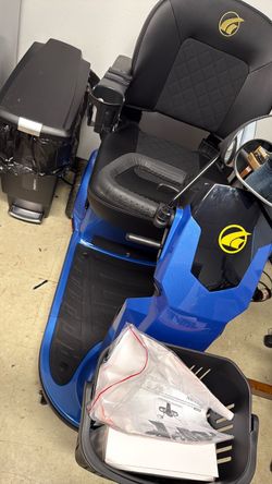 Golden Technologies Mobility Scooter – Blue