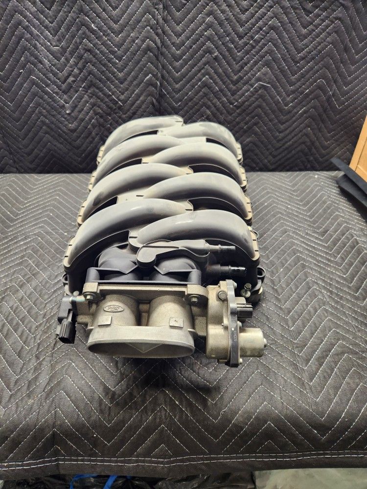 2006 Ford Mustang Intake Manifold