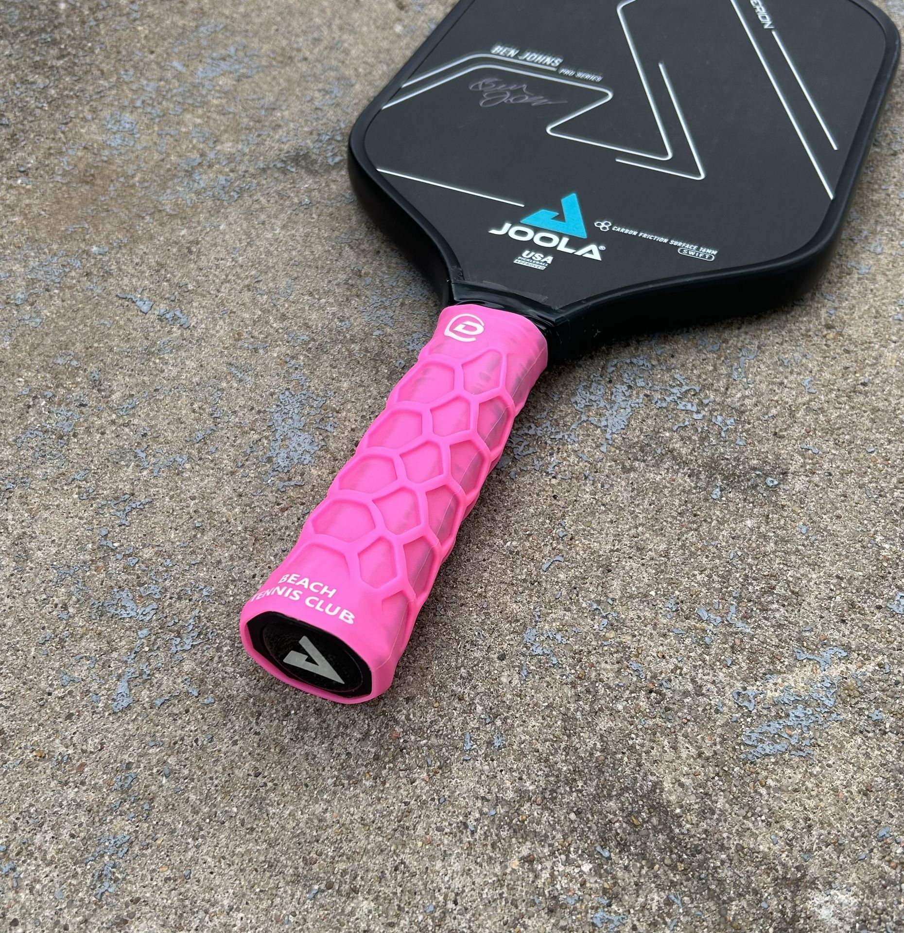Ergonomic Hex Grip for Pickleball paddle