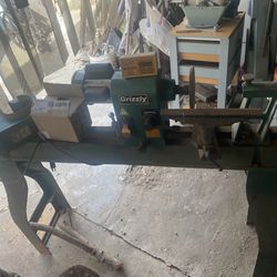 Grizzly Industrial Wood Lathe