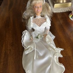 Vintage 1991 Vanna White Bride Doll