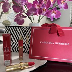 Carolina herrera makeup bag hotsell