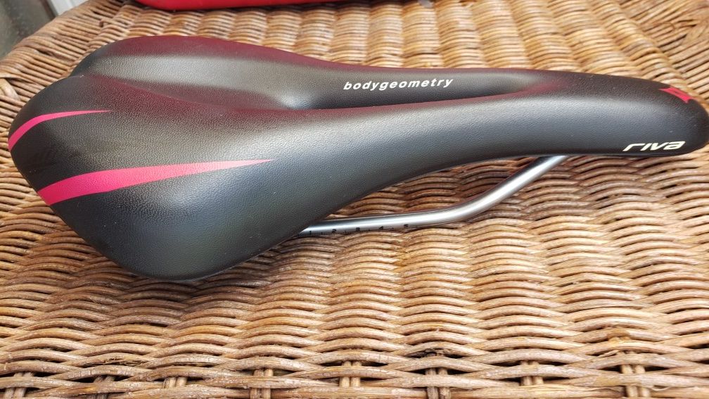 BIKE SADDLE SPECIALIZED