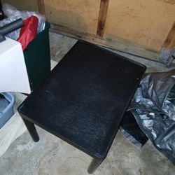 Free Sturdy Thick Acrylic Plastic Table