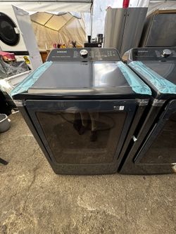 Samsung Dryer In Blue 