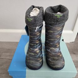 Toddler Rain Boots With Warm Inserts  Size 9M