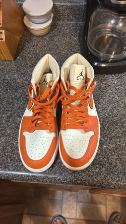 Air Jordan 1 Mid SE "Sport Spice" (Orange/Coconut Milk/Sail)