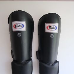 Fairtex Muy Thai Shin Guards (black) (Large)
