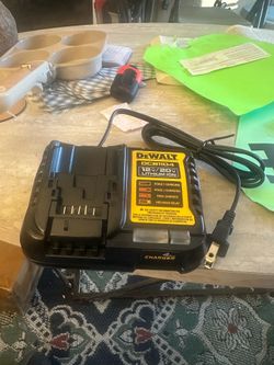 Battery charge Dewalt change
