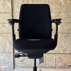 New Steelcase Amia Office Swivel Chair