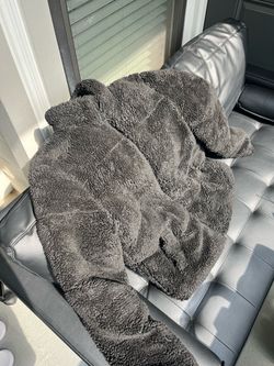 Black fur coat (bear fur)