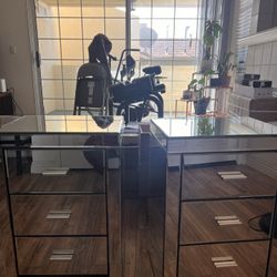 Set Of Two Mirrored Nightstands