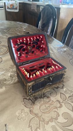 Galdor’s Guild Dice Chest