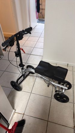Novo Knee Scooter
