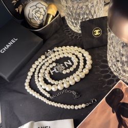 CC Pearl Necklace 