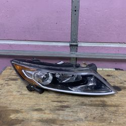 2011-2013 Kia Optima Right side halogen headlight OEM