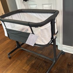 Quitanix Baby Bassinet W/wheels
